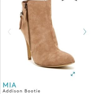 Sold out Mia Addison Bootie Beige with zippers